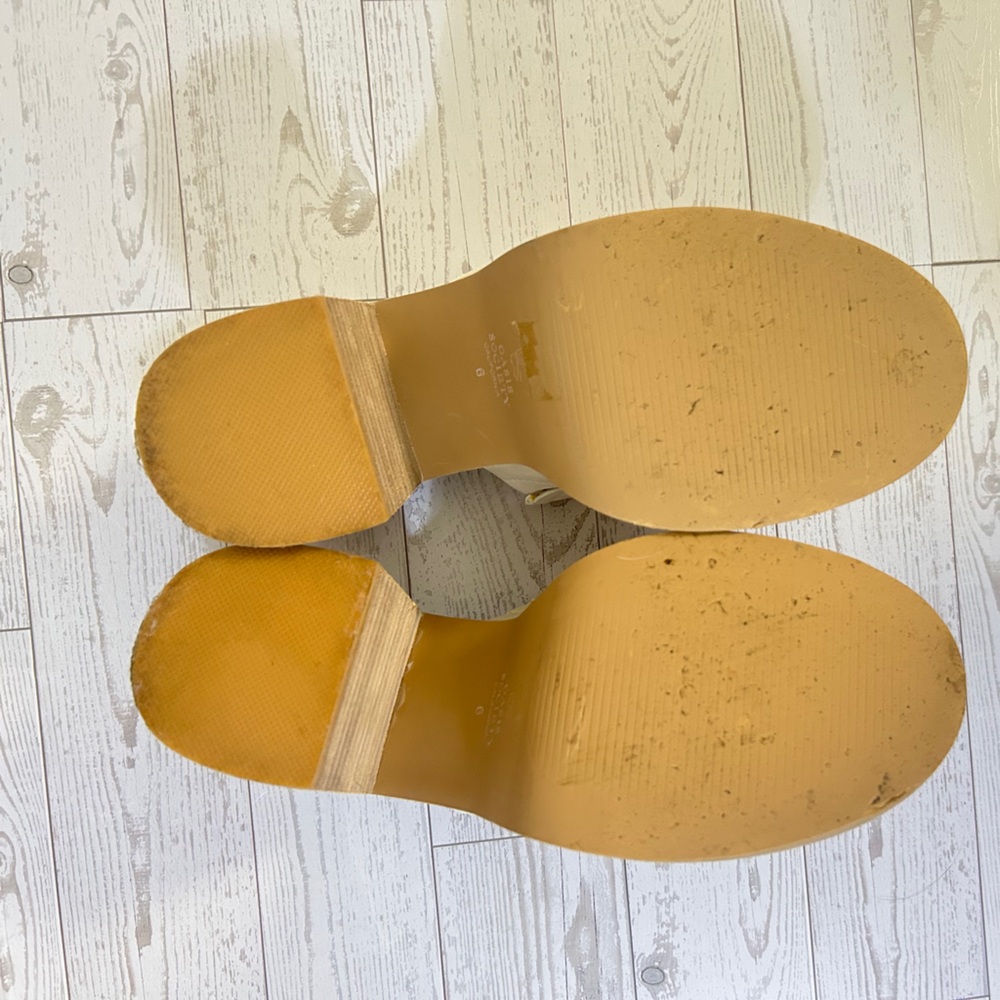 Elegant Cream Heeled Mules - Picture 5 of 11